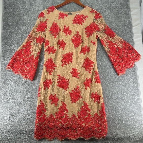 Dress the Population Dresses & Skirts - Dress The Population 3/4 Long Sleeve Above Knee Mini Dress Tan Red Lace Womens M